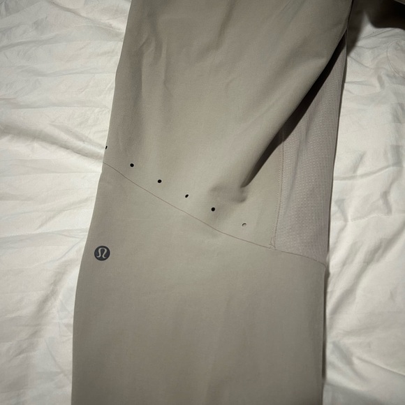 Lululemon Athletica Cream and Tan joggers - Picture 5 of 8